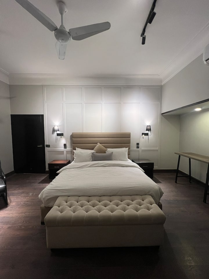 7 Bedroom Villa in Dhoraji