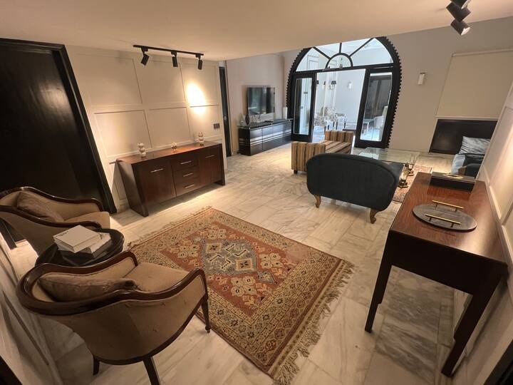 7 Bedroom Villa in Dhoraji