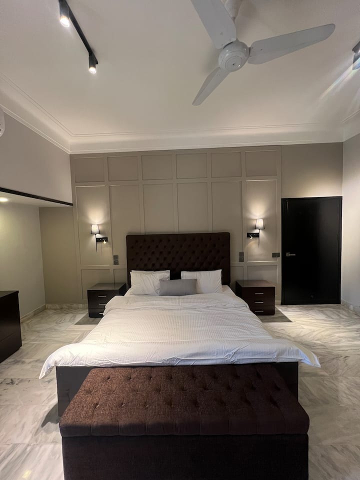 7 Bedroom Villa in Dhoraji