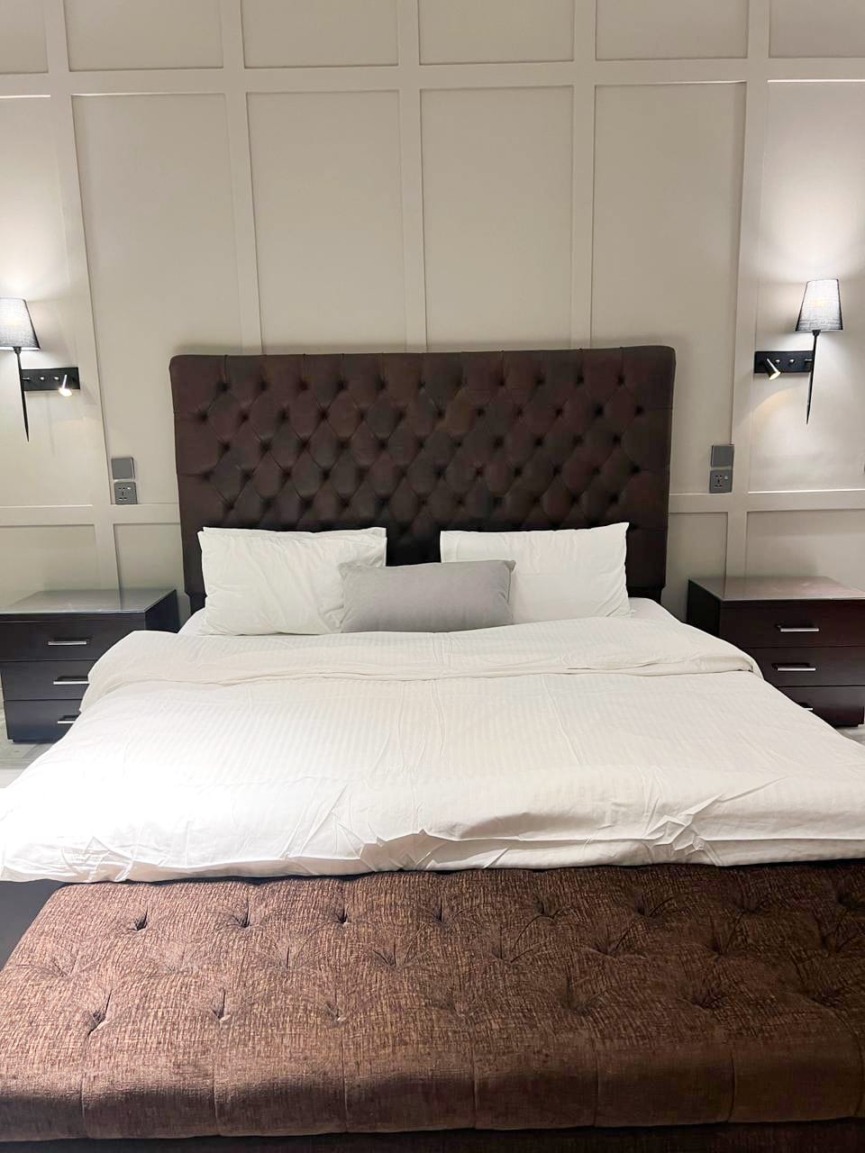 10 Bedroom Near Aga Khan, Dhoraji