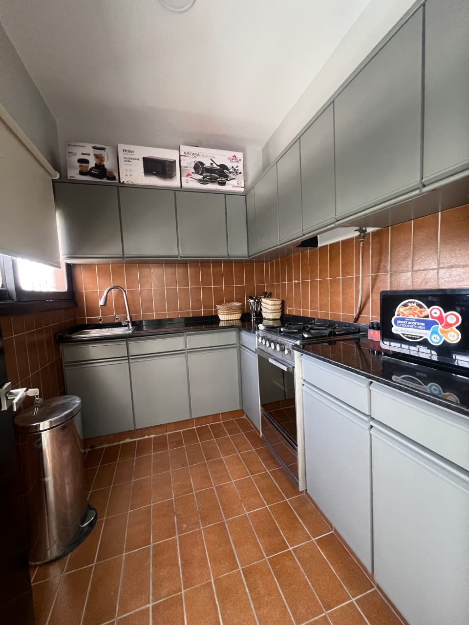 10 Bedroom Near Aga Khan, Dhoraji