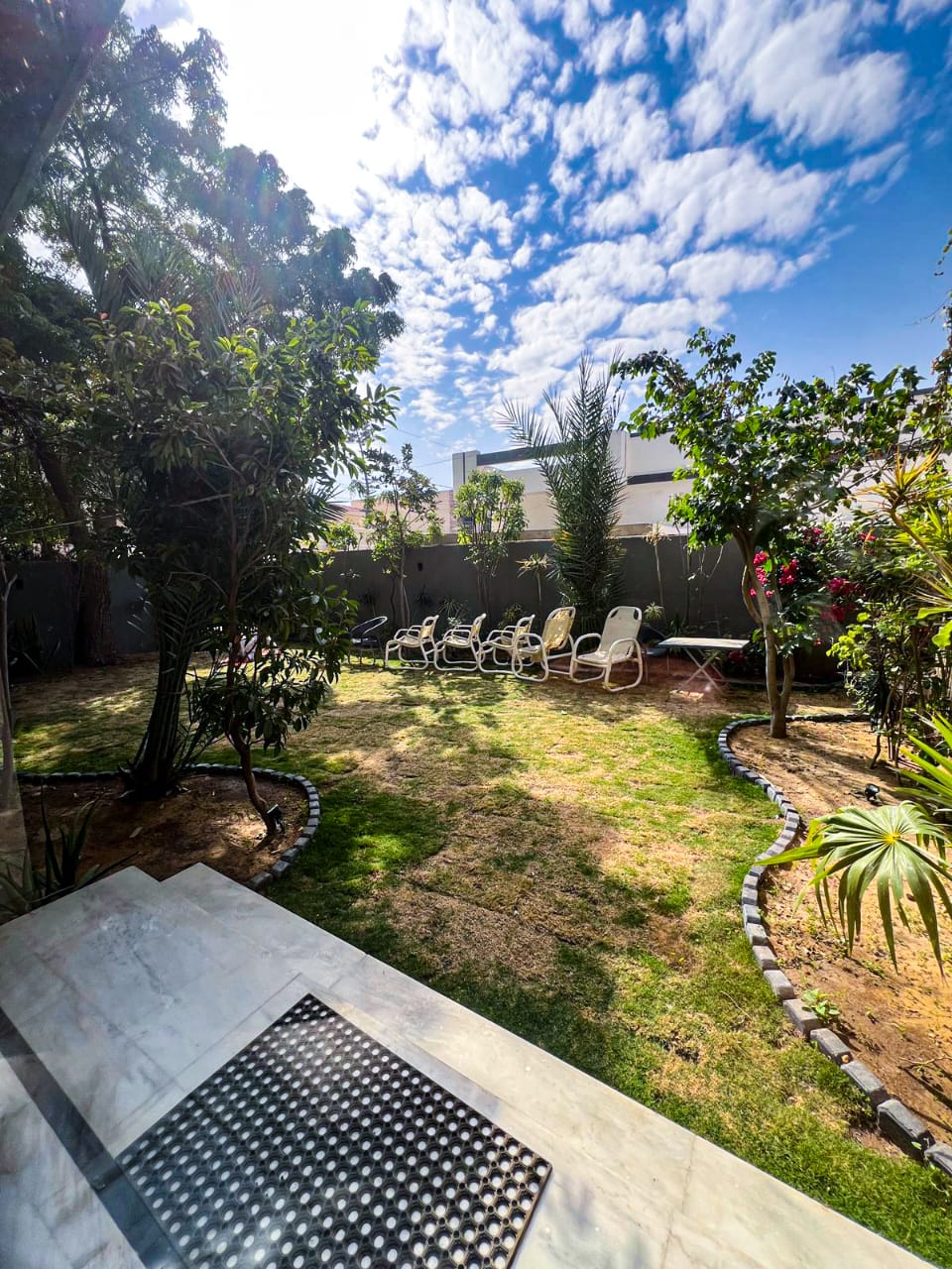 10 Bedroom Near Aga Khan, Dhoraji