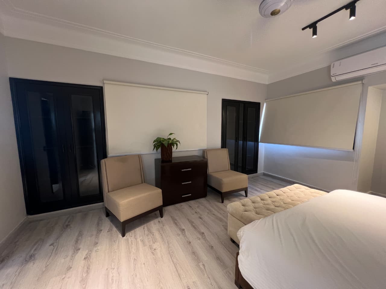 10 Bedroom Near Aga Khan, Dhoraji